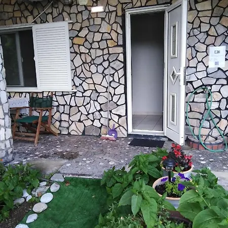 Ξενοδοχείο με διαμερίσματα Miltos Λεπτοκαρυά